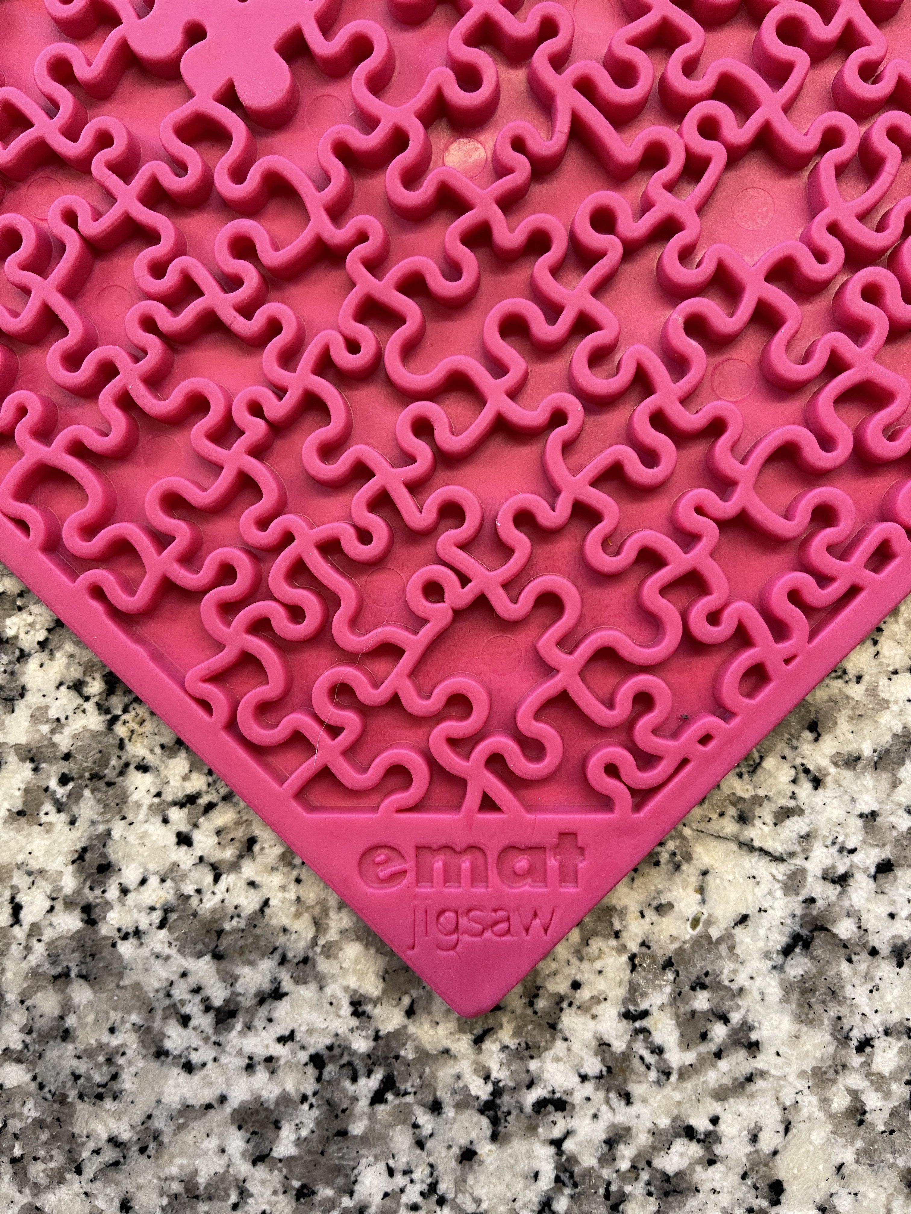 SodaPup Jigsaw Design Emat Enrichment Lick Mat Pink